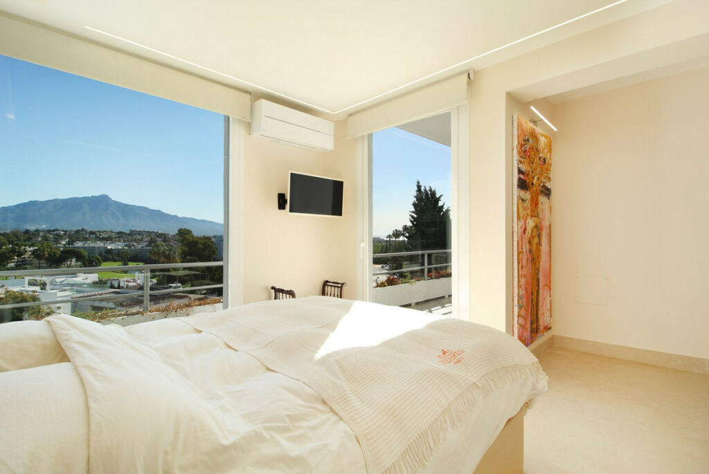 Middle Floor Apartment Guadalmina Alta Málaga - image 4