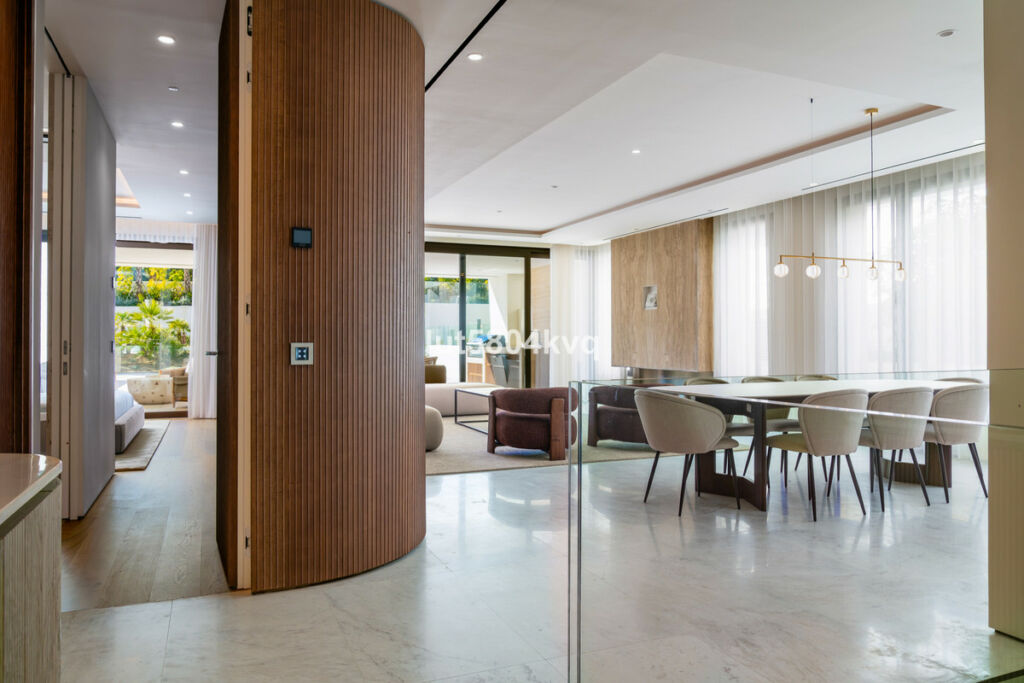 Ground Floor Apartment The Golden Mile Málaga - image 4