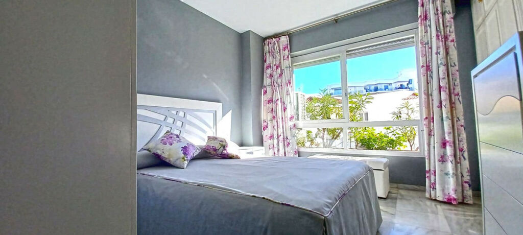 Middle Floor Apartment Marbella Málaga - image 4