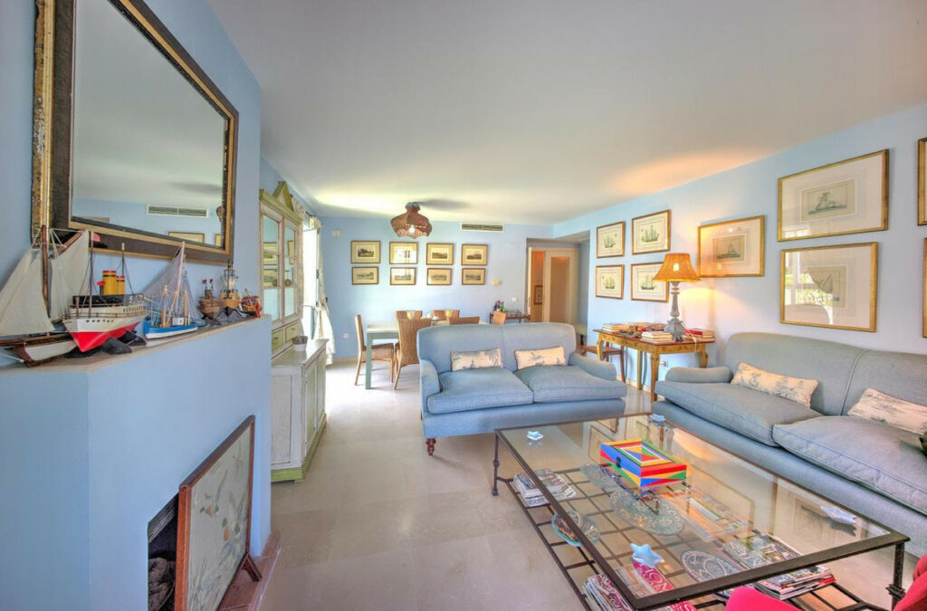 Middle Floor Apartment Sotogrande Marina Cádiz - image 4