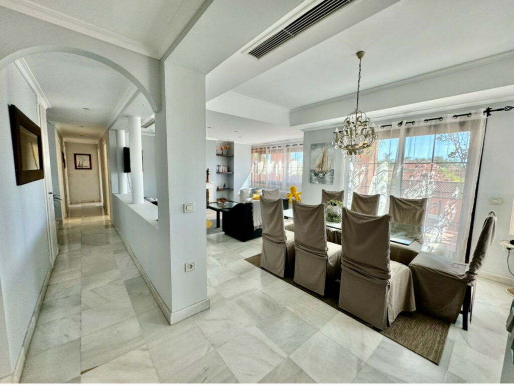 Penthouse New Golden Mile Málaga - image 4