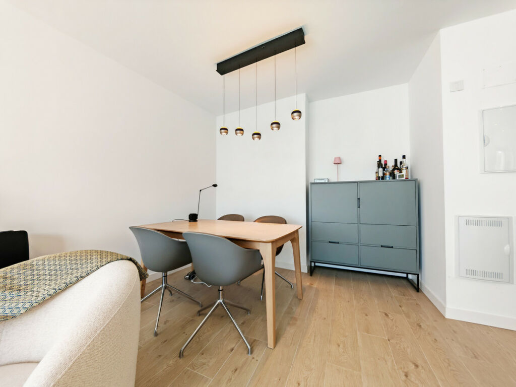 Middle Floor Apartment Estepona Málaga - image 4