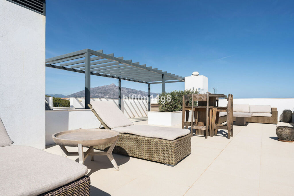 Detached Villa San Pedro de Alcántara Málaga - image 4