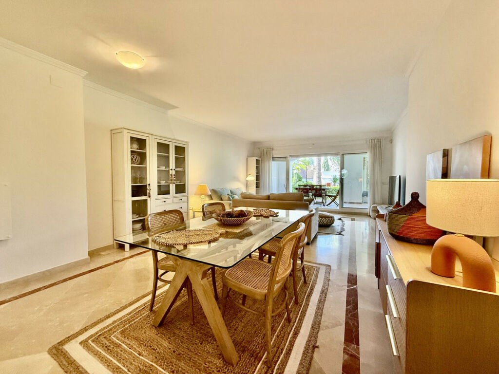 Ground Floor Apartment The Golden Mile Málaga - image 4