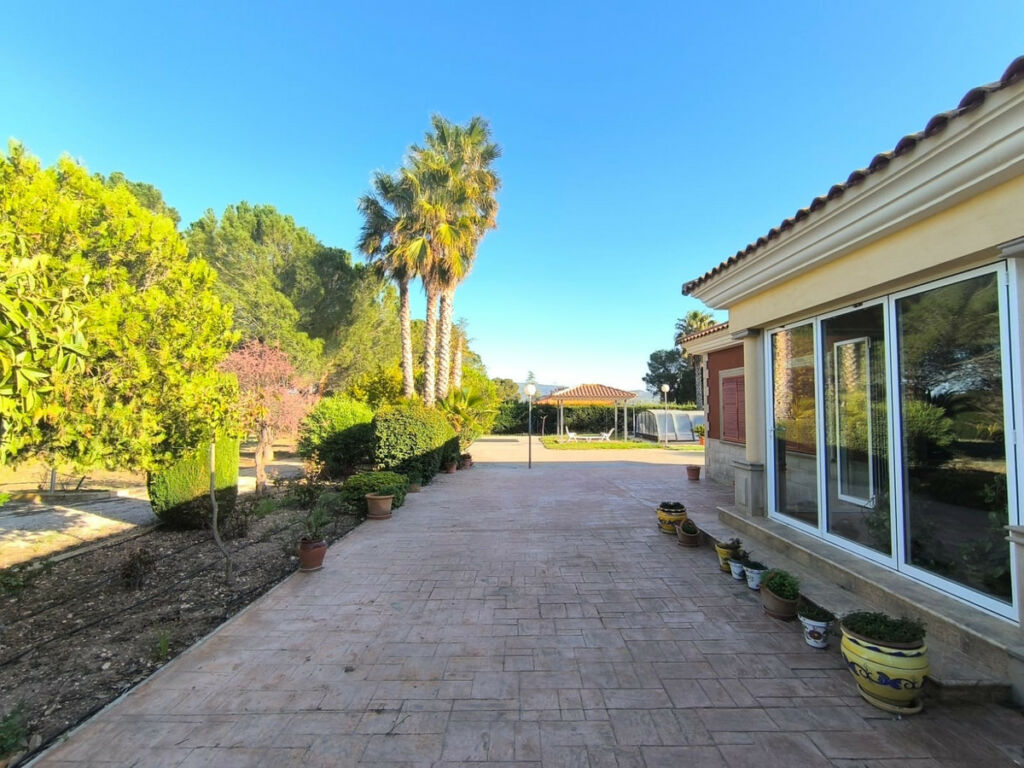Detached Villa Yecla Murcia - image 4