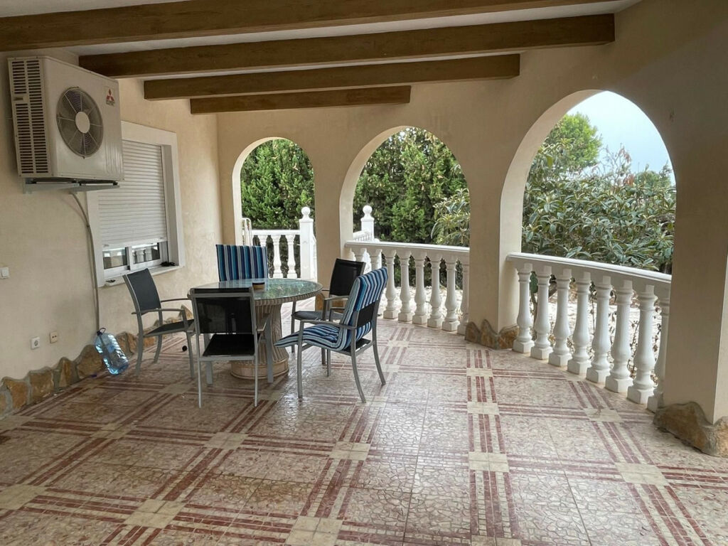Detached Villa Daya Vieja Alicante - image 4