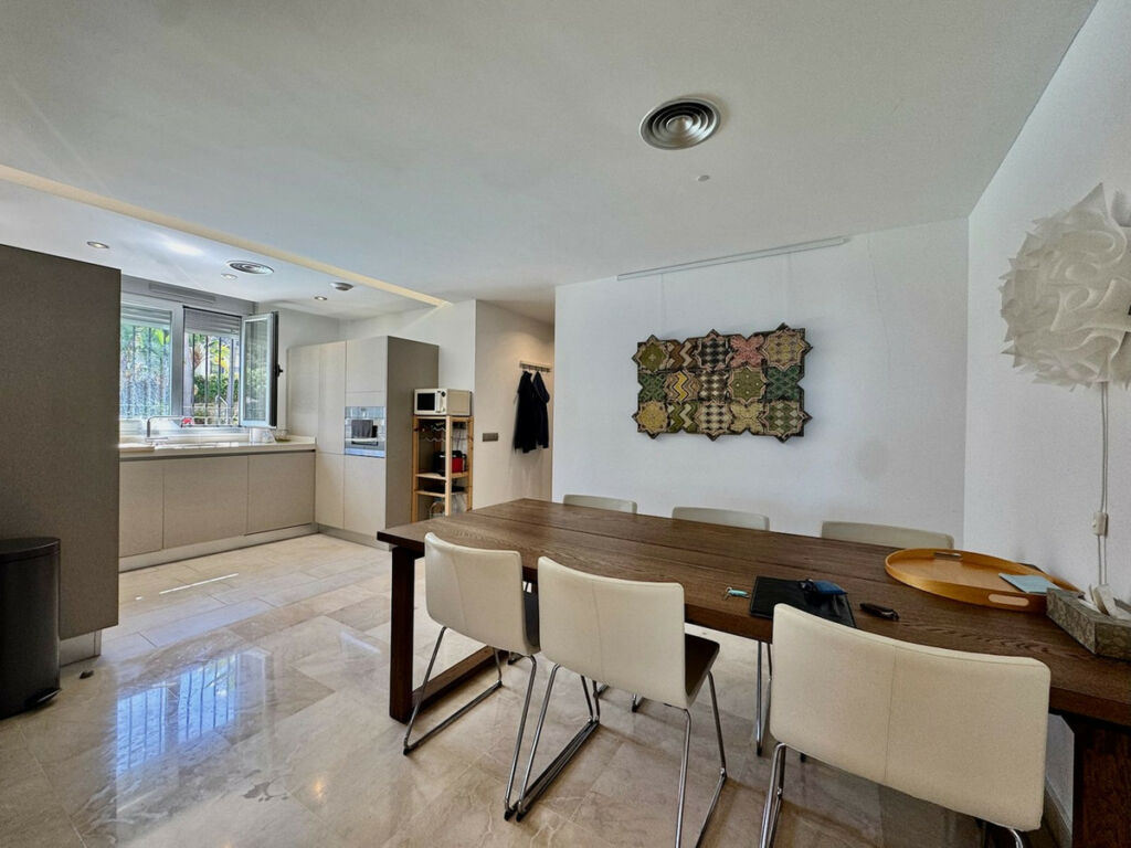 Ground Floor Apartment La Mairena Málaga - image 4