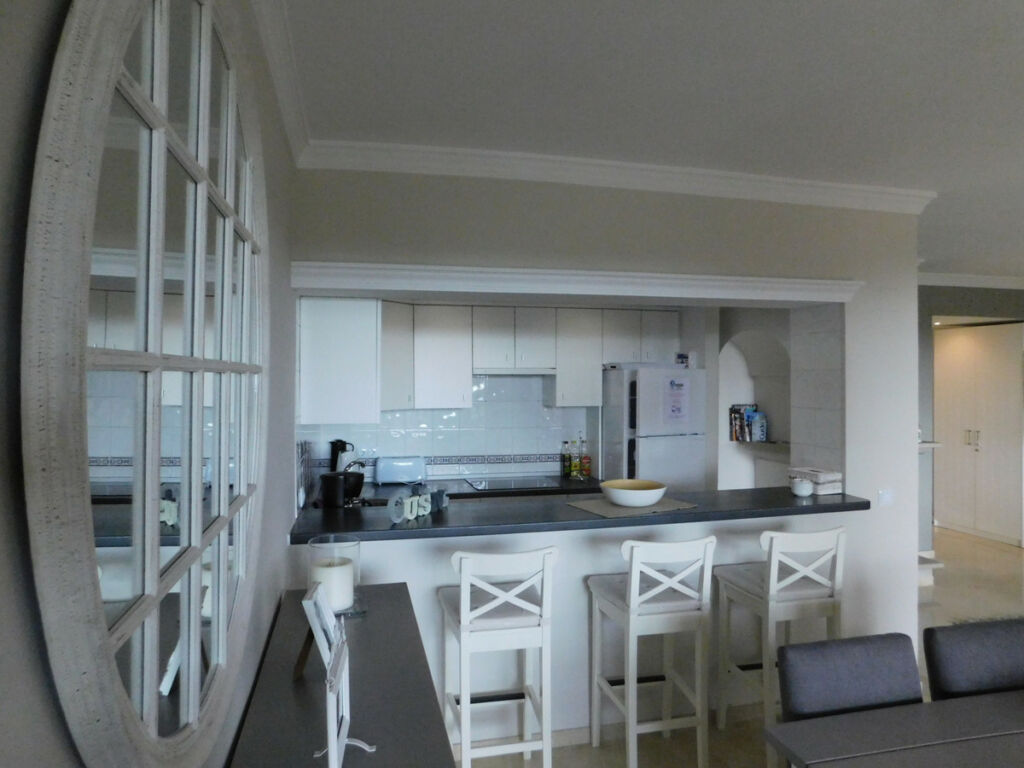 Ground Floor Apartment Elviria Málaga - image 4
