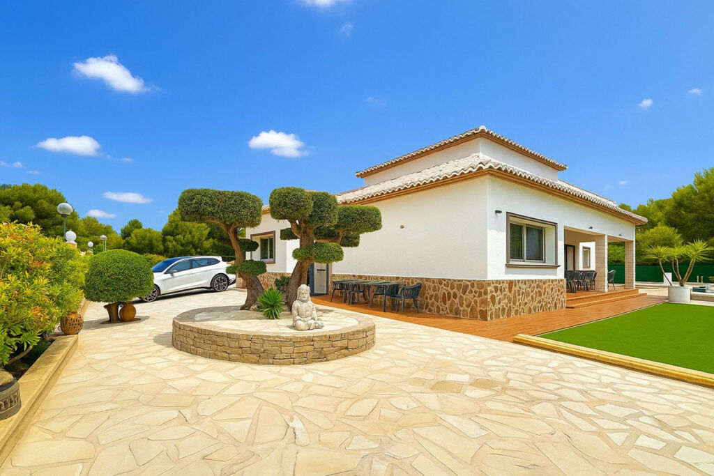 Detached Villa Calpe Alicante - image 4