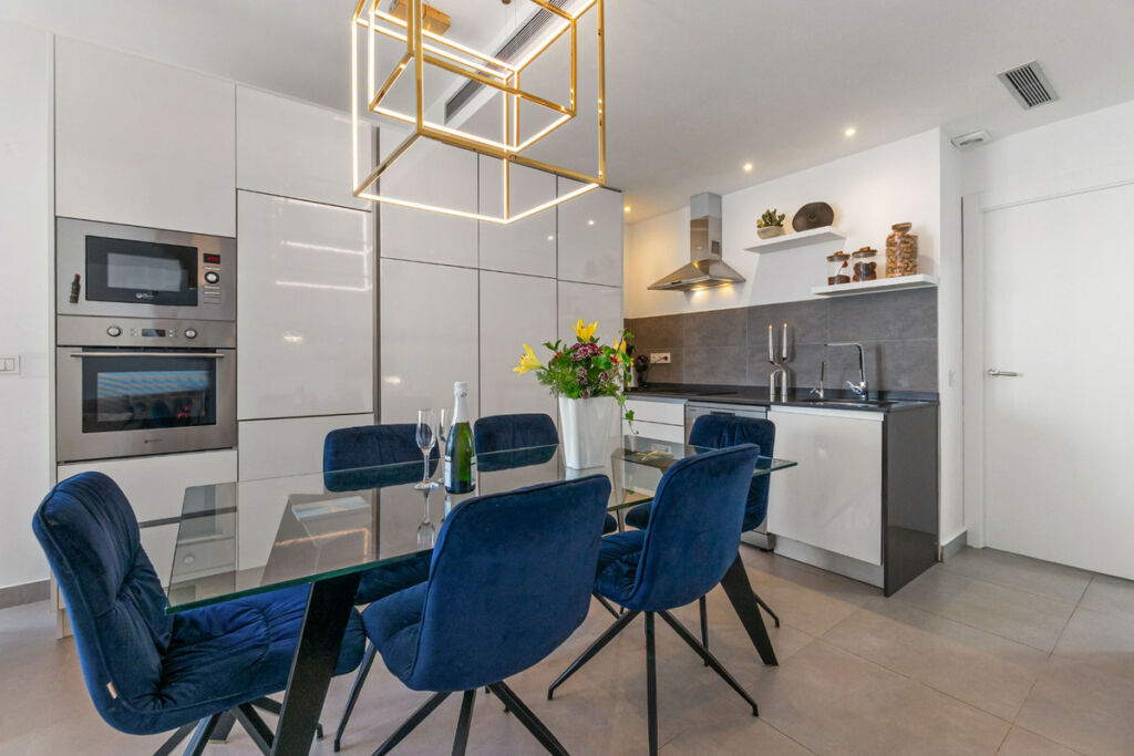 Detached Villa Villamartin Alicante - image 4