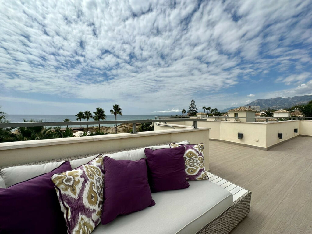 Detached Villa Marbella Málaga - image 4