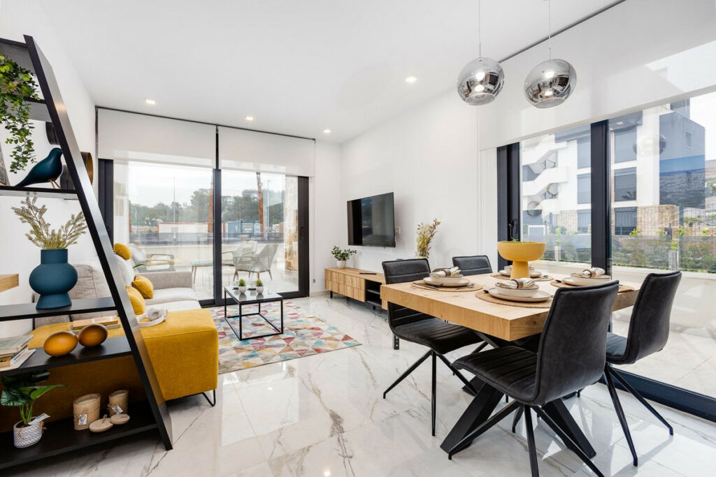 Middle Floor Apartment Los Altos Alicante - image 4