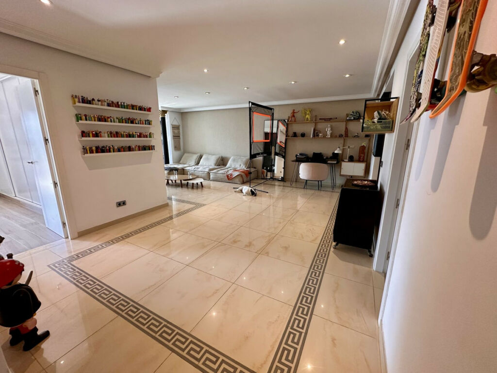Penthouse Duplex Benahavís Málaga - image 4