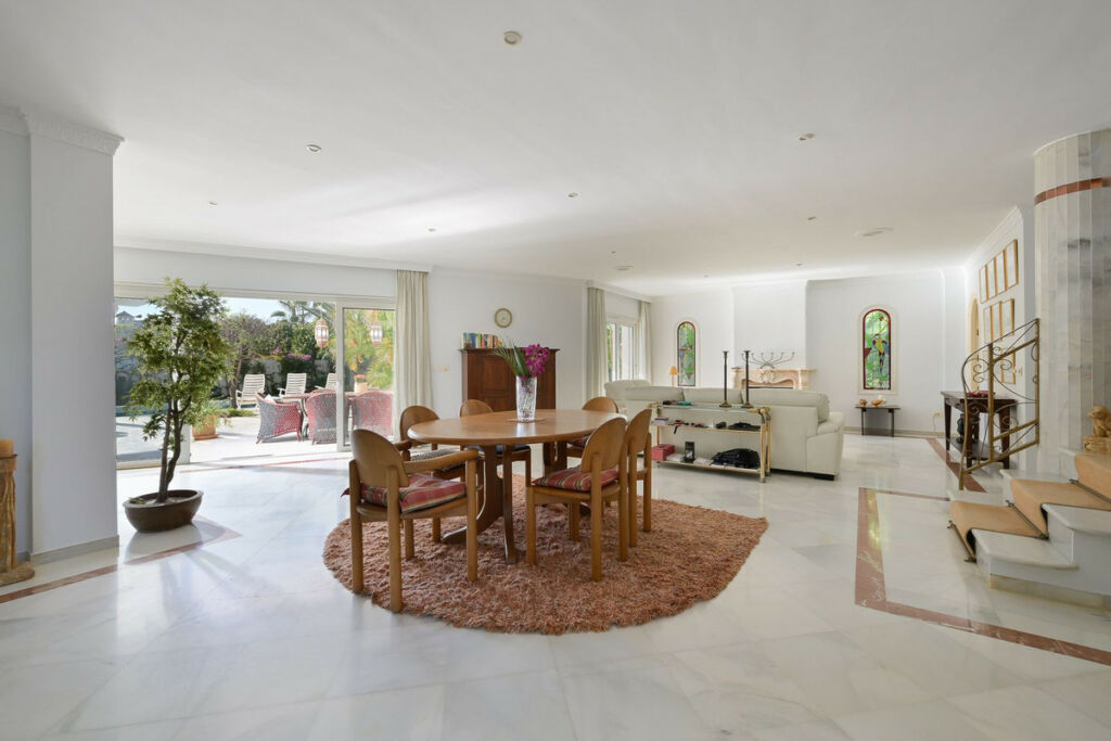 Detached Villa Marbesa Málaga - image 4
