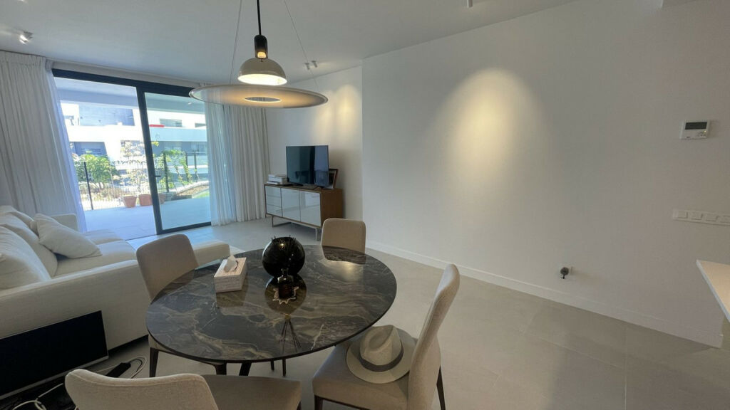 Ground Floor Apartment Selwo Málaga - image 4