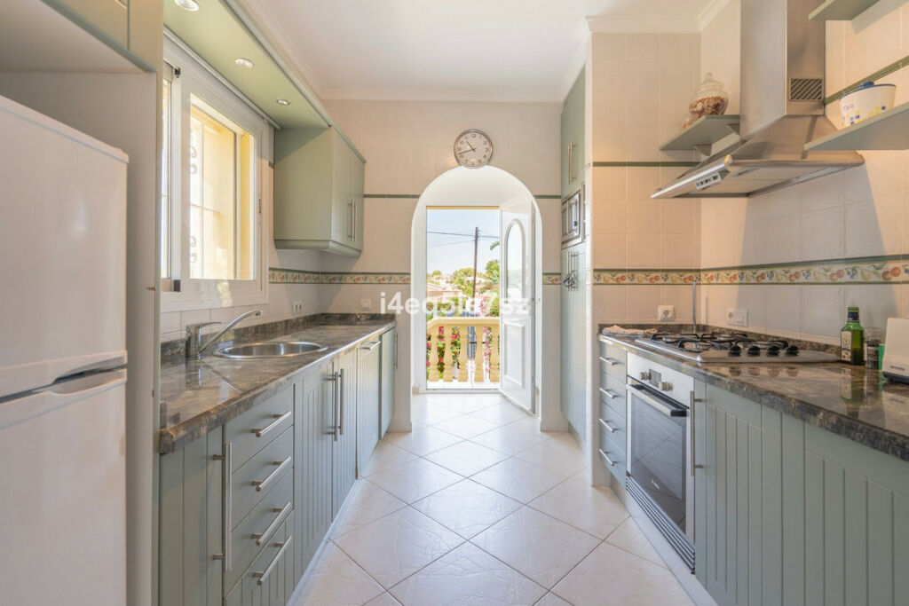 Detached Villa Javea Alicante - image 4
