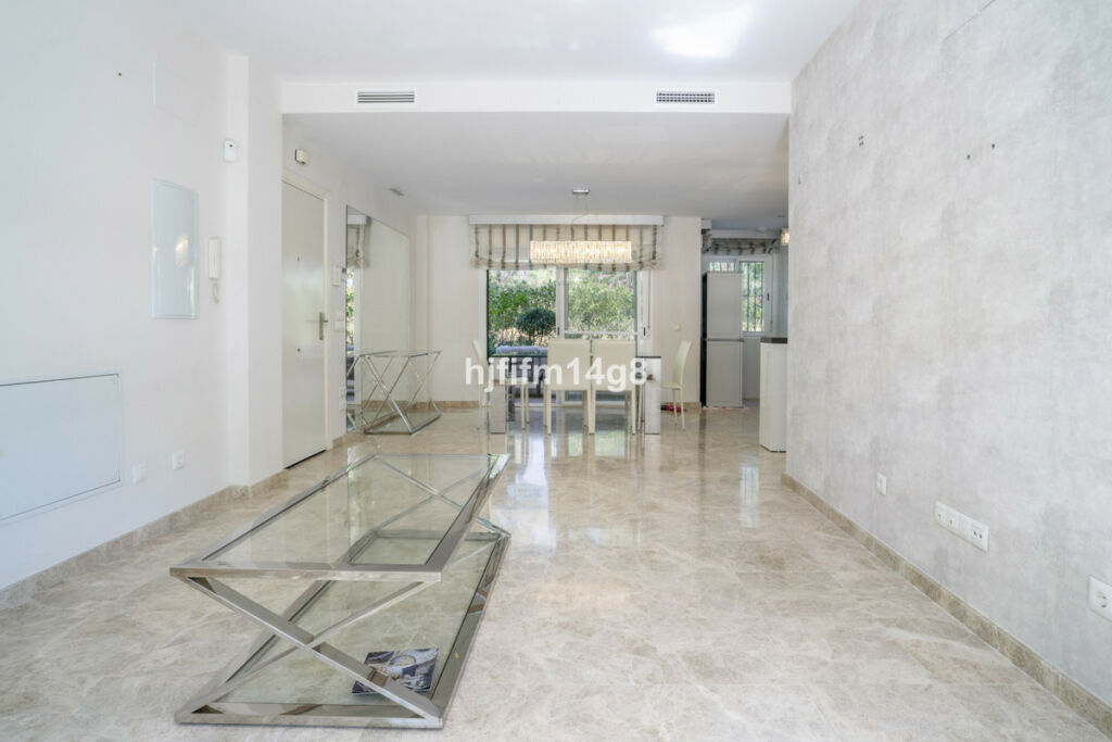 Ground Floor Apartment Nueva Andalucía Málaga - image 4