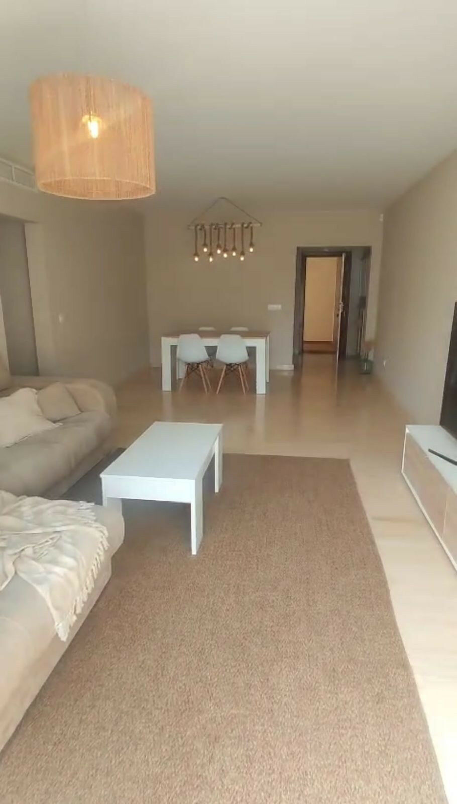 Middle Floor Apartment Estepona Málaga - image 4