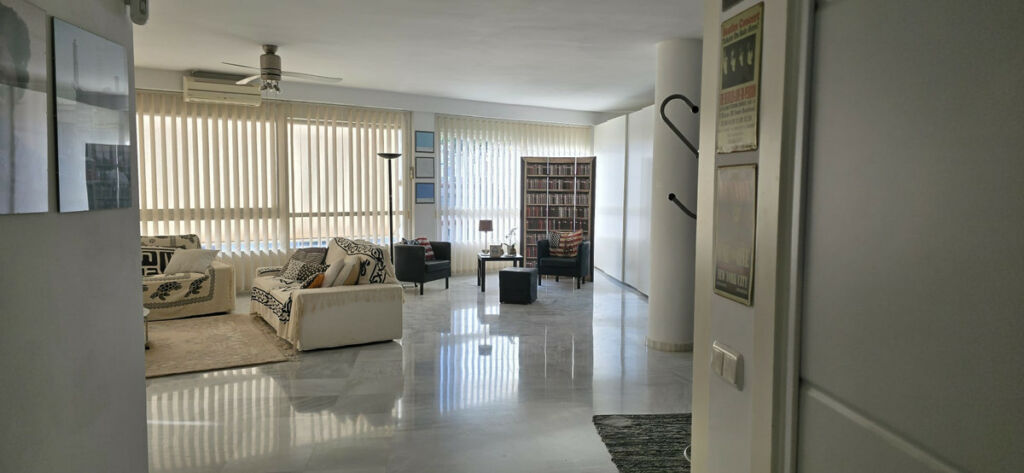 Middle Floor Apartment Marbella Málaga - image 4
