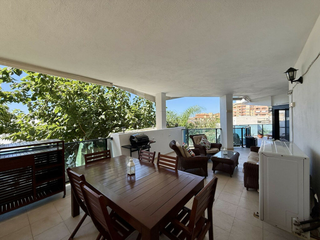 Middle Floor Apartment Riviera del Sol Málaga - image 4
