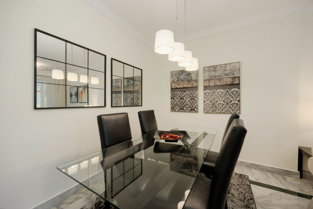 Middle Floor Apartment Nueva Andalucía Málaga - image 2