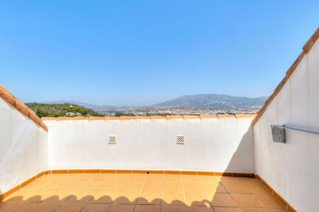 Penthouse Fuengirola Málaga - image 4