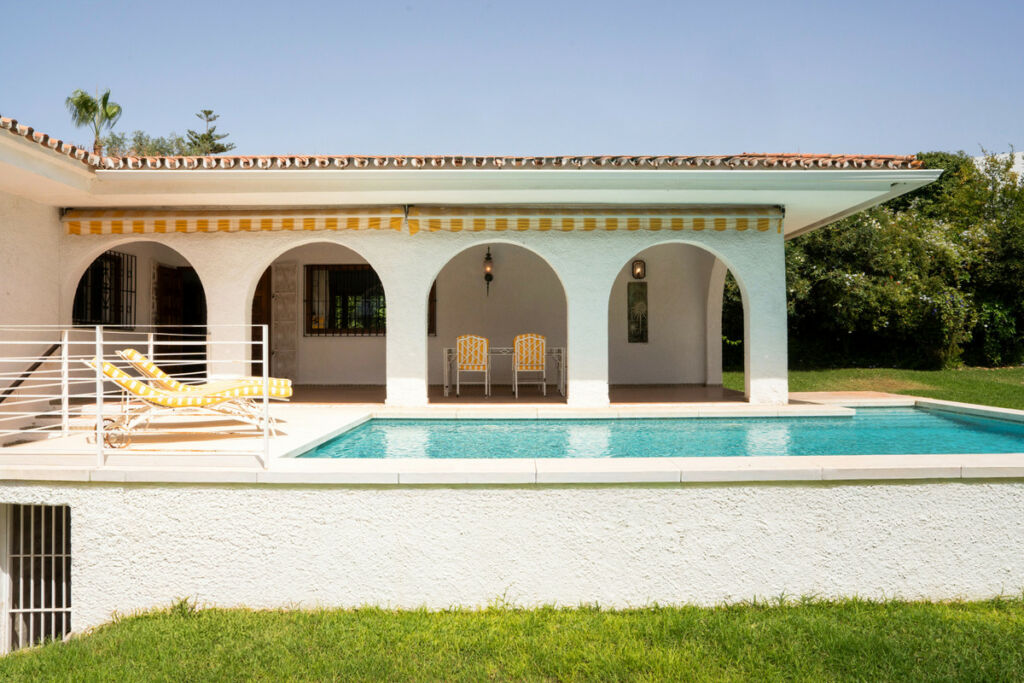 Detached Villa San Pedro de Alcántara Málaga - image 2
