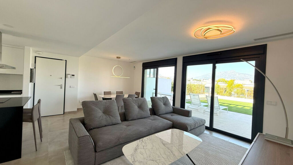 Ground Floor Apartment Atalaya Málaga - image 4