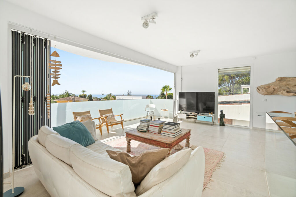 Detached Villa Marbesa Málaga - image 4