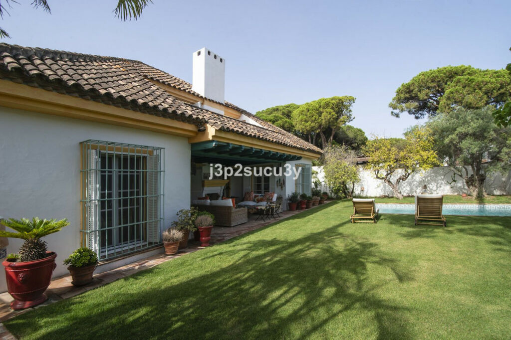 Detached Villa Benamara Málaga - image 4