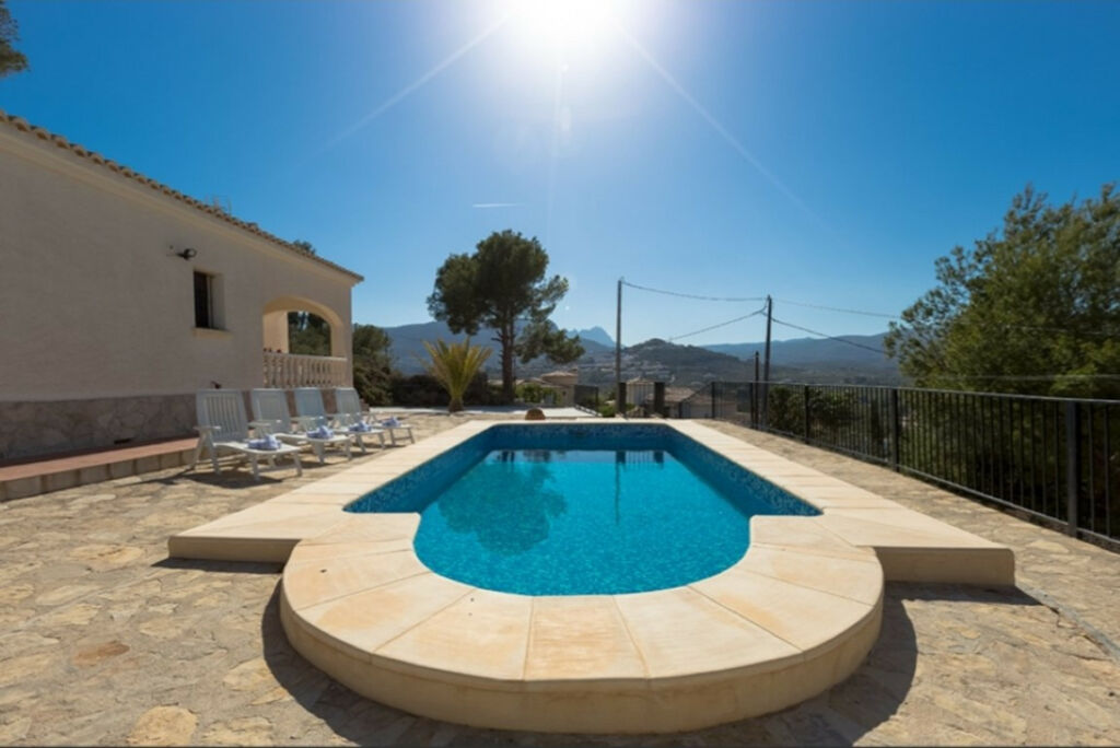 Detached Villa Calpe Alicante - image 4