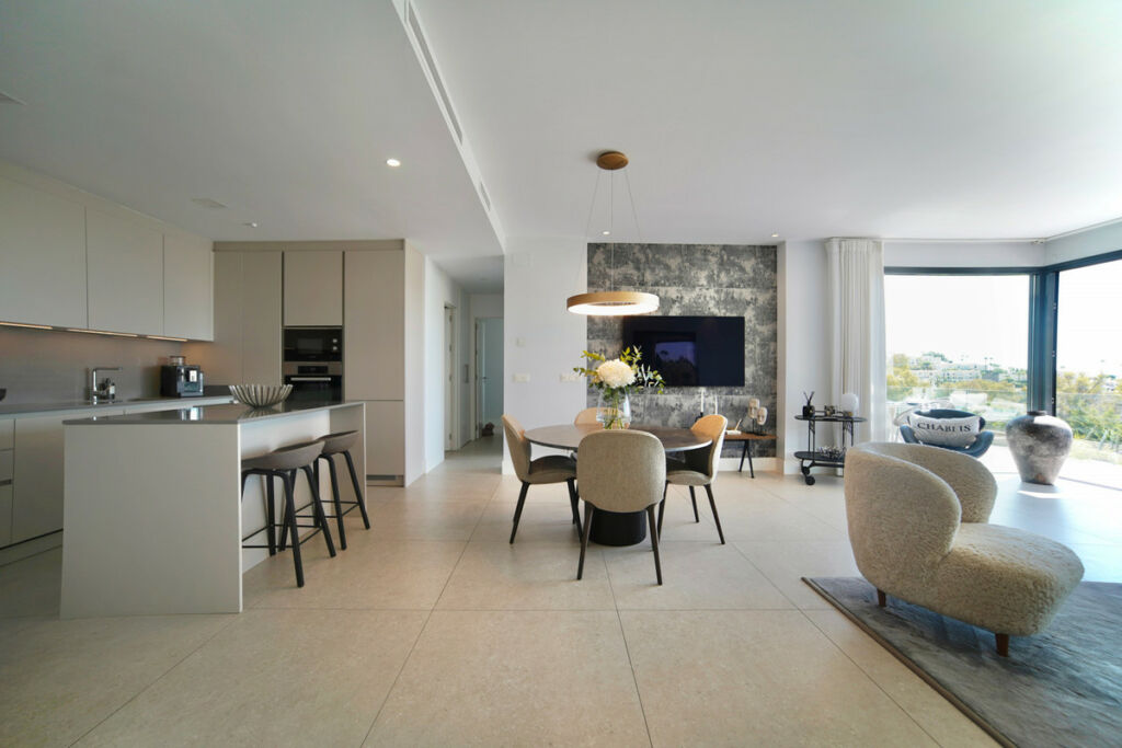 Middle Floor Apartment La Quinta Málaga - image 4