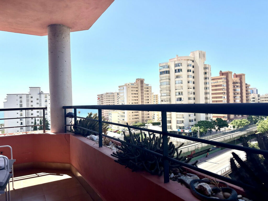 Middle Floor Apartment Los Boliches Málaga - image 4