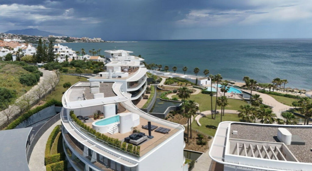 Middle Floor Apartment Estepona Málaga - image 4