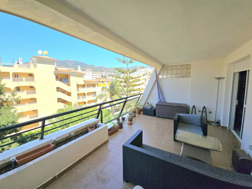 Middle Floor Apartment Benalmadena Costa Málaga - image 4