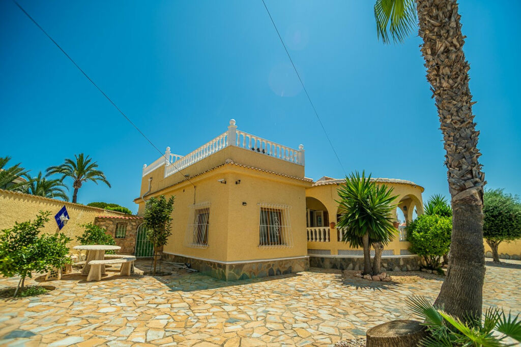 Detached Villa La Siesta Alicante - image 4