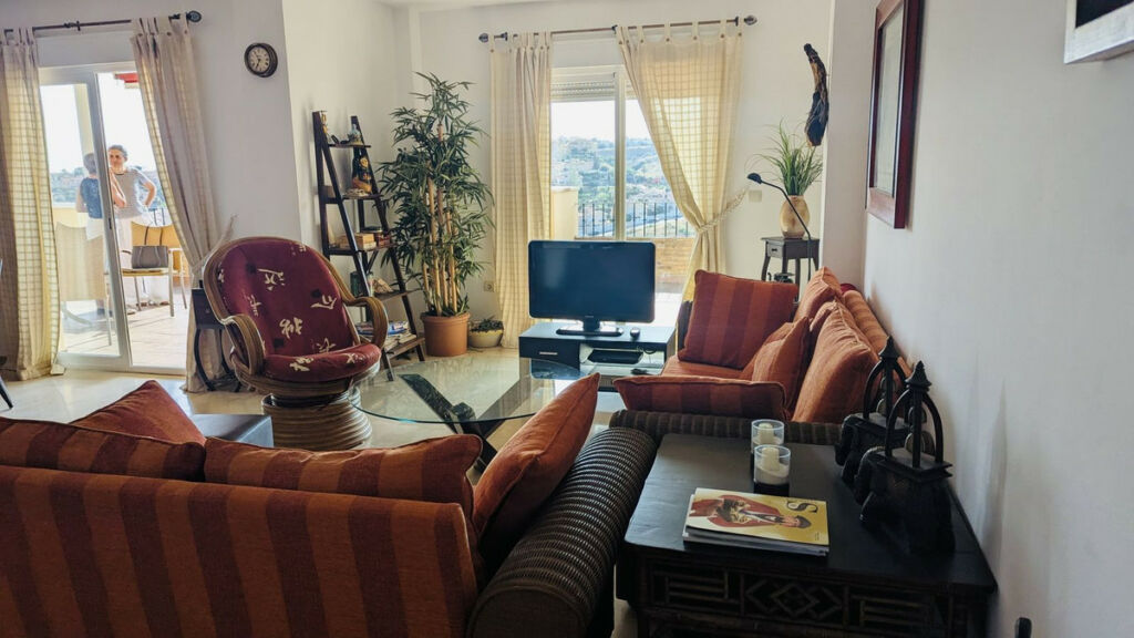 Middle Floor Apartment Riviera del Sol Málaga - image 4