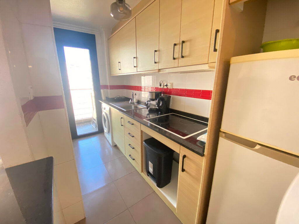 Middle Floor Apartment Torrevieja Alicante - image 4