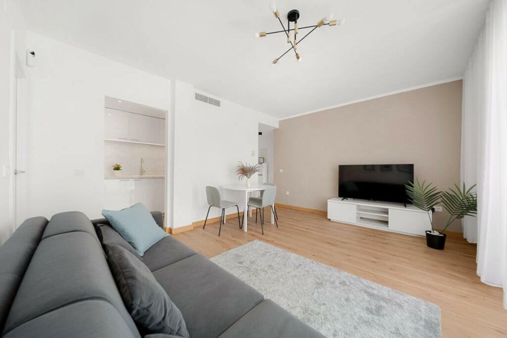 Middle Floor Apartment Torrequebrada Málaga - image 5