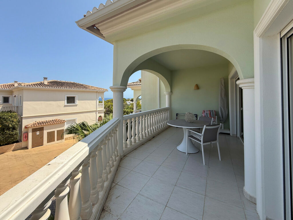 Middle Floor Apartment Benissa Alicante - image 4