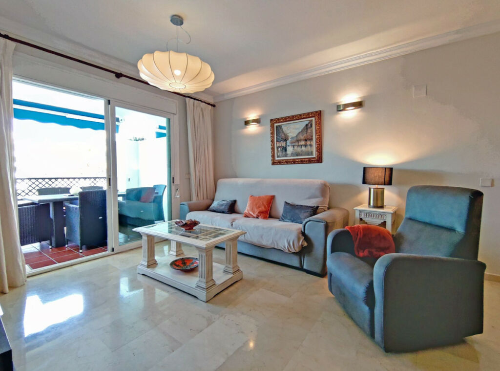 Middle Floor Apartment Puerto Banús Málaga - image 4