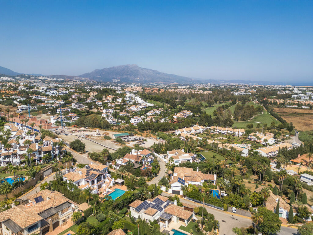 Detached Villa Benahavís Málaga - image 4