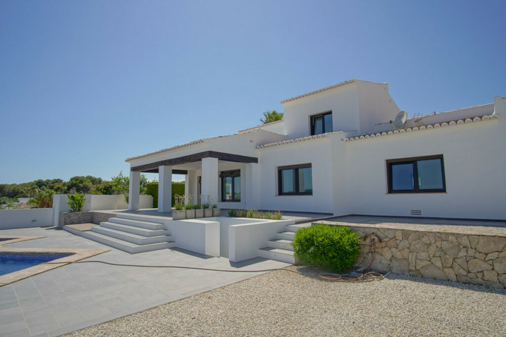 Detached Villa Moraira Alicante - image 4