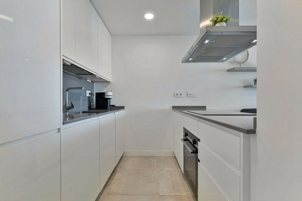 Middle Floor Apartment Fuengirola Málaga - image 4