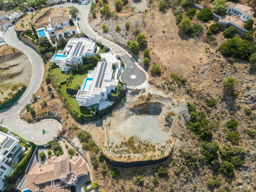 Residential Plot La Quinta Málaga - image 4