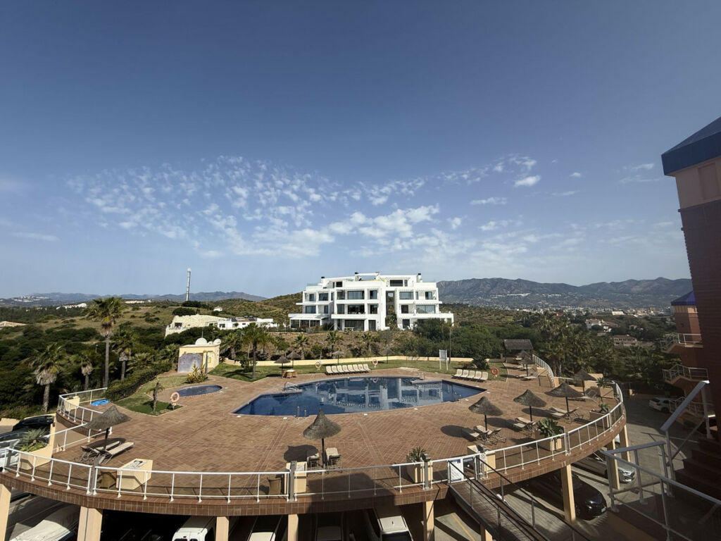Penthouse El Faro Málaga - image 4