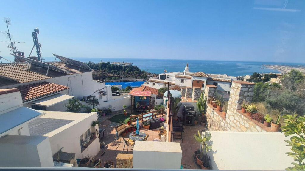Detached Villa Benalmadena Pueblo Málaga - image 4