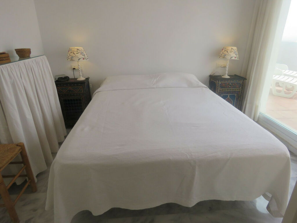 Penthouse Calahonda Málaga - image 4
