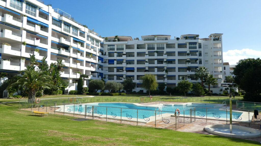 Middle Floor Apartment Puerto Banús Málaga - image 40
