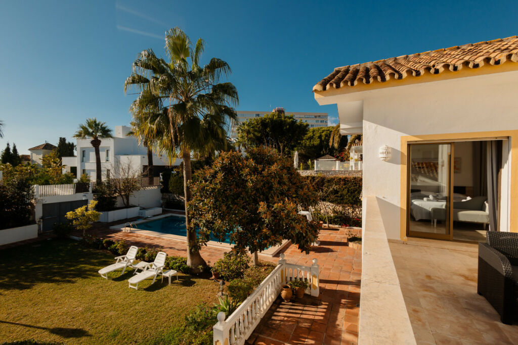 Detached Villa Las Chapas Málaga - image 40